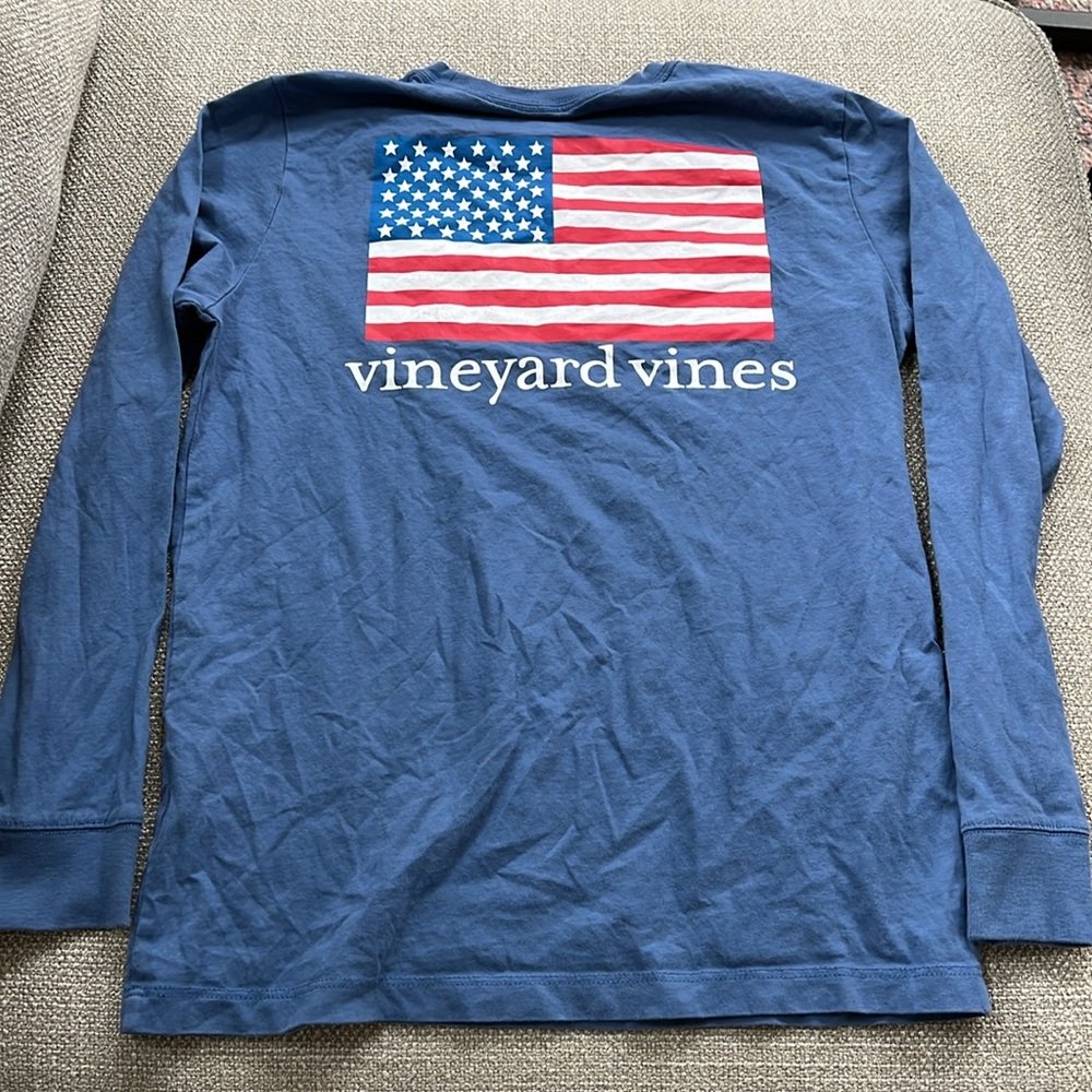 Boys long sleeve vineyard vines T-shirt with American flag size small 8 to 10